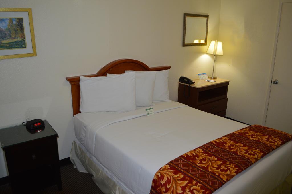 West Park Inn- Extended Stay / Weekly Rates Available San Diego Room photo
