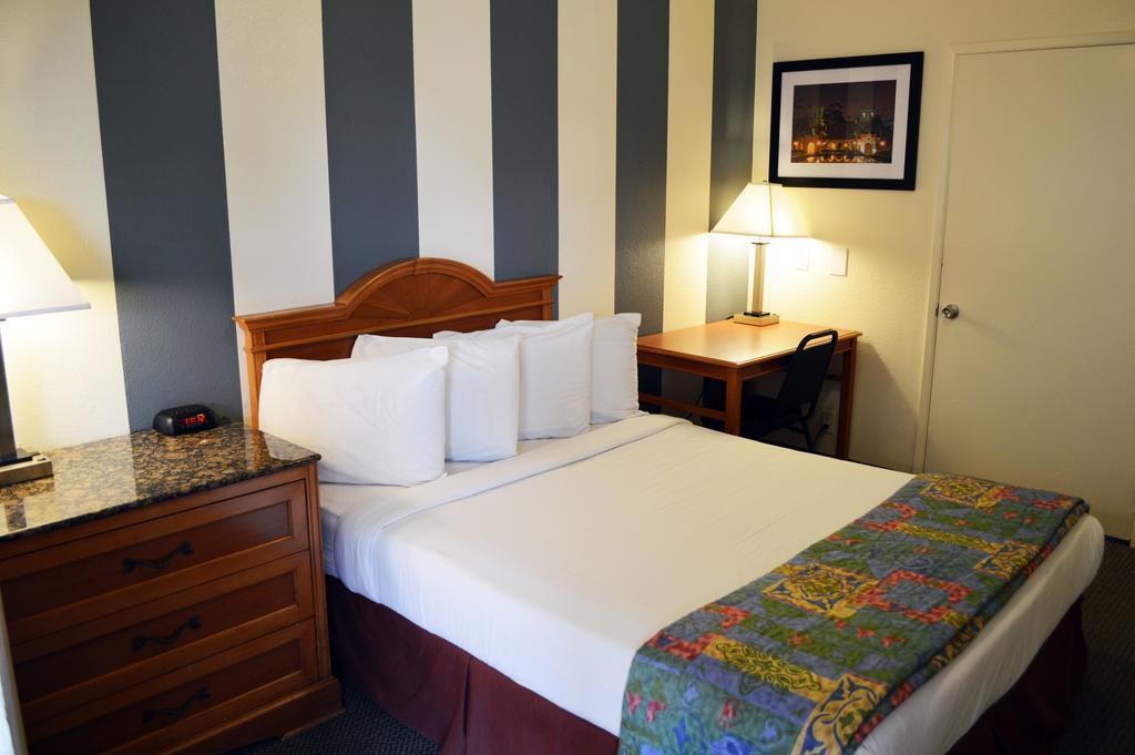 West Park Inn- Extended Stay / Weekly Rates Available San Diego Room photo