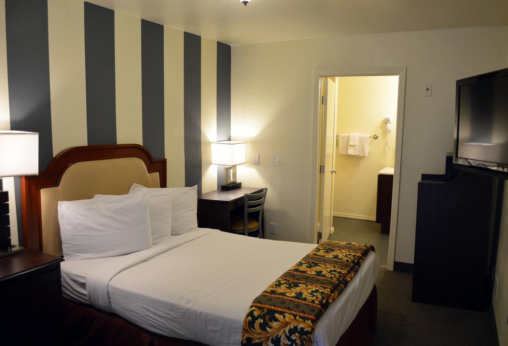 West Park Inn- Extended Stay / Weekly Rates Available San Diego Room photo
